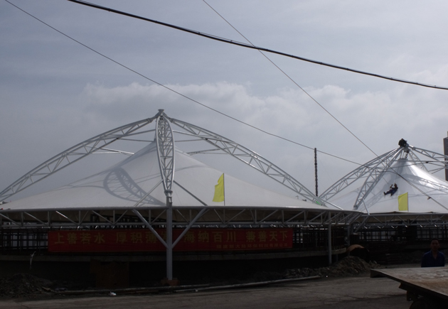 膜結構建筑價(jià)格與占地面積的關(guān)系